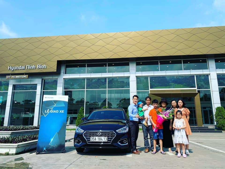 LỄ BÀN GIAO XE CHO KHÁCH HÀNG TẠI HYUNDAI NINH BÌNH